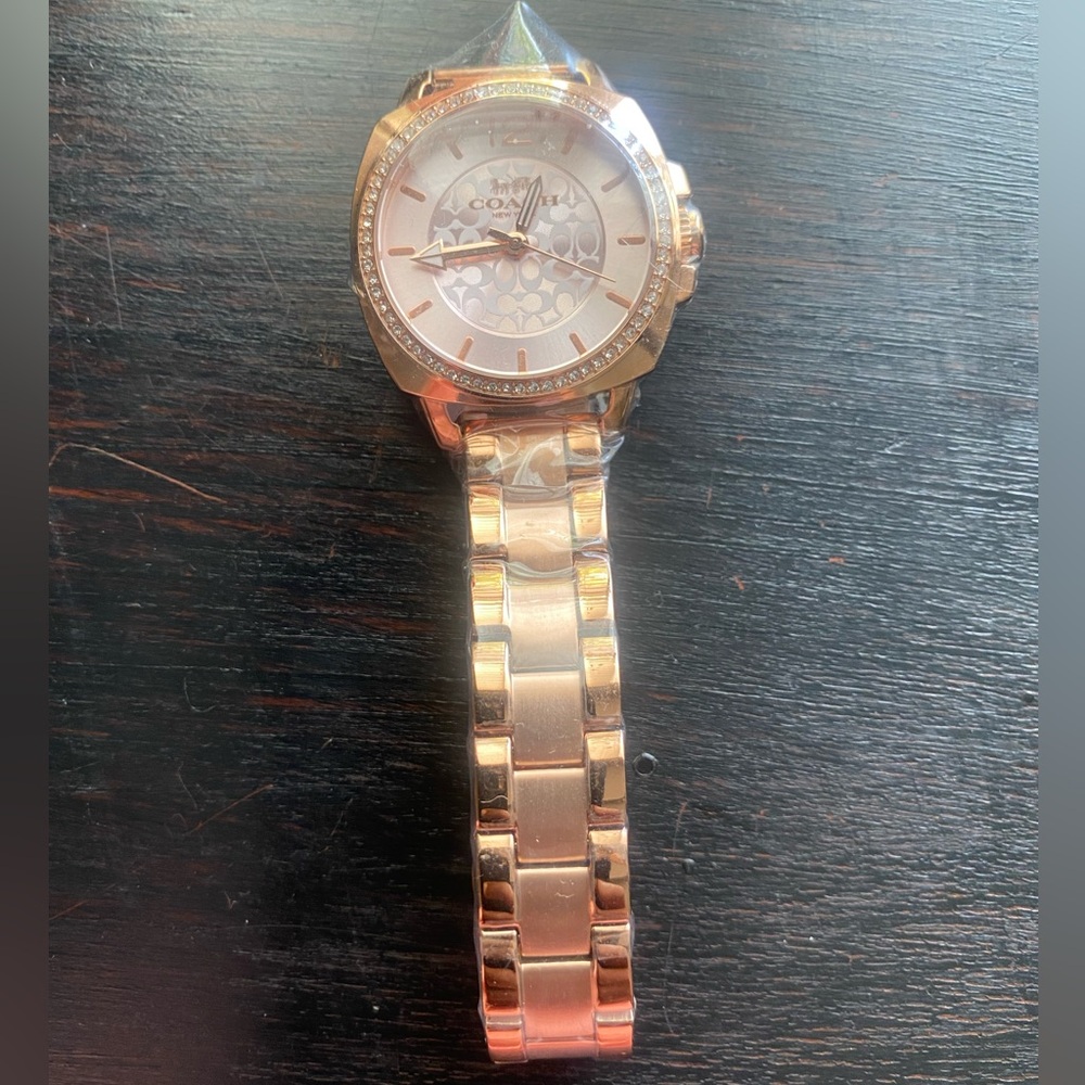 Coach Boyfriend 34 Mm Rose Gold Plated Crystal Bracelet Watch - Picture 4 of 5